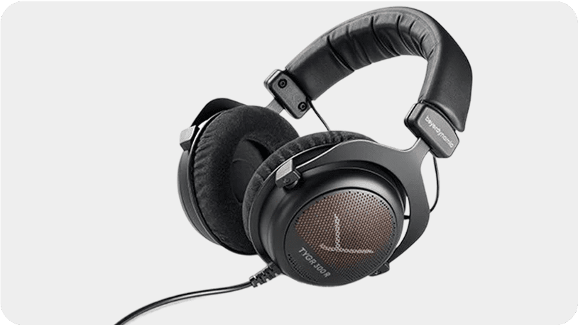 Gaming headphones.png
